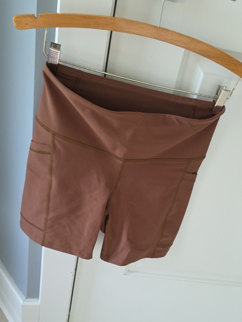 High-Rise Athletic Bike Shorts in Brown